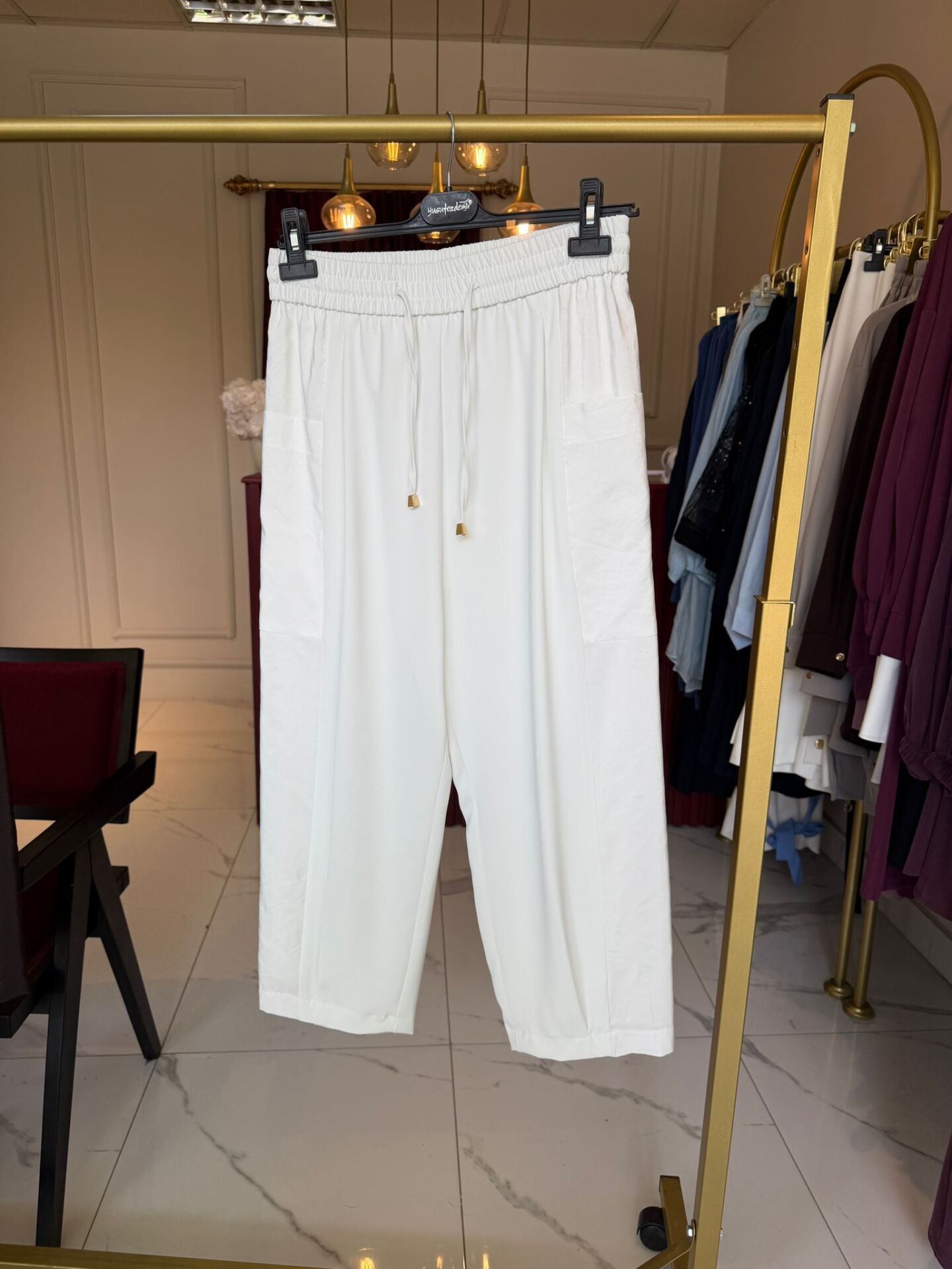 Paraşüt Detaylı Pantolon (Beyaz)