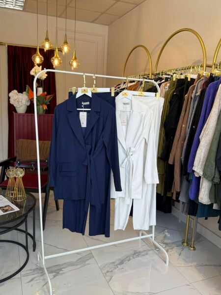 BAĞLAMA DETAYLI CEKETLİ TAKIM