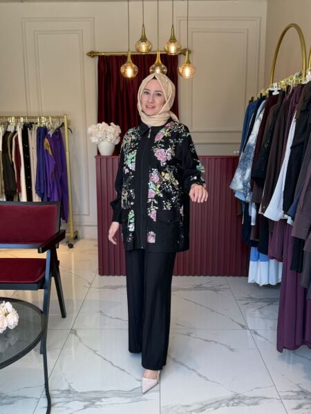 Elisa Çiçek İşlemeli Takım