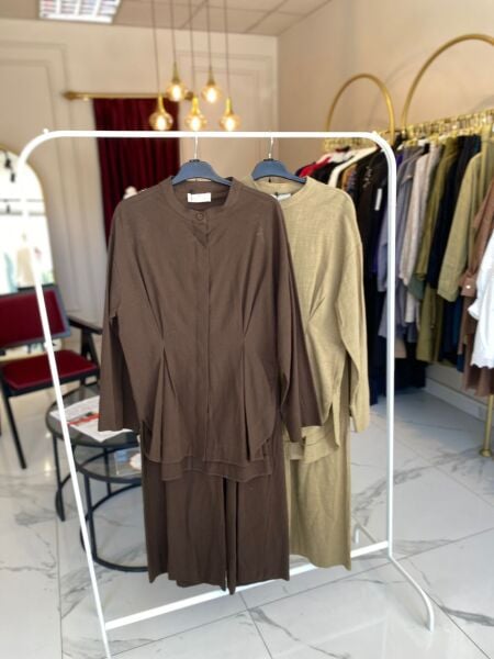 Beli pens detaylı Keten takım