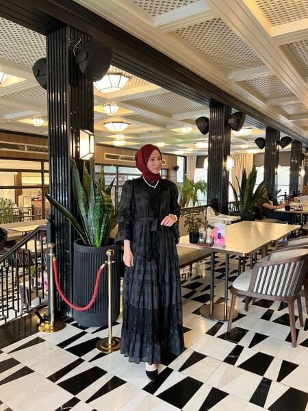 FUŞ DANTEL DETAYLI ELBİSE