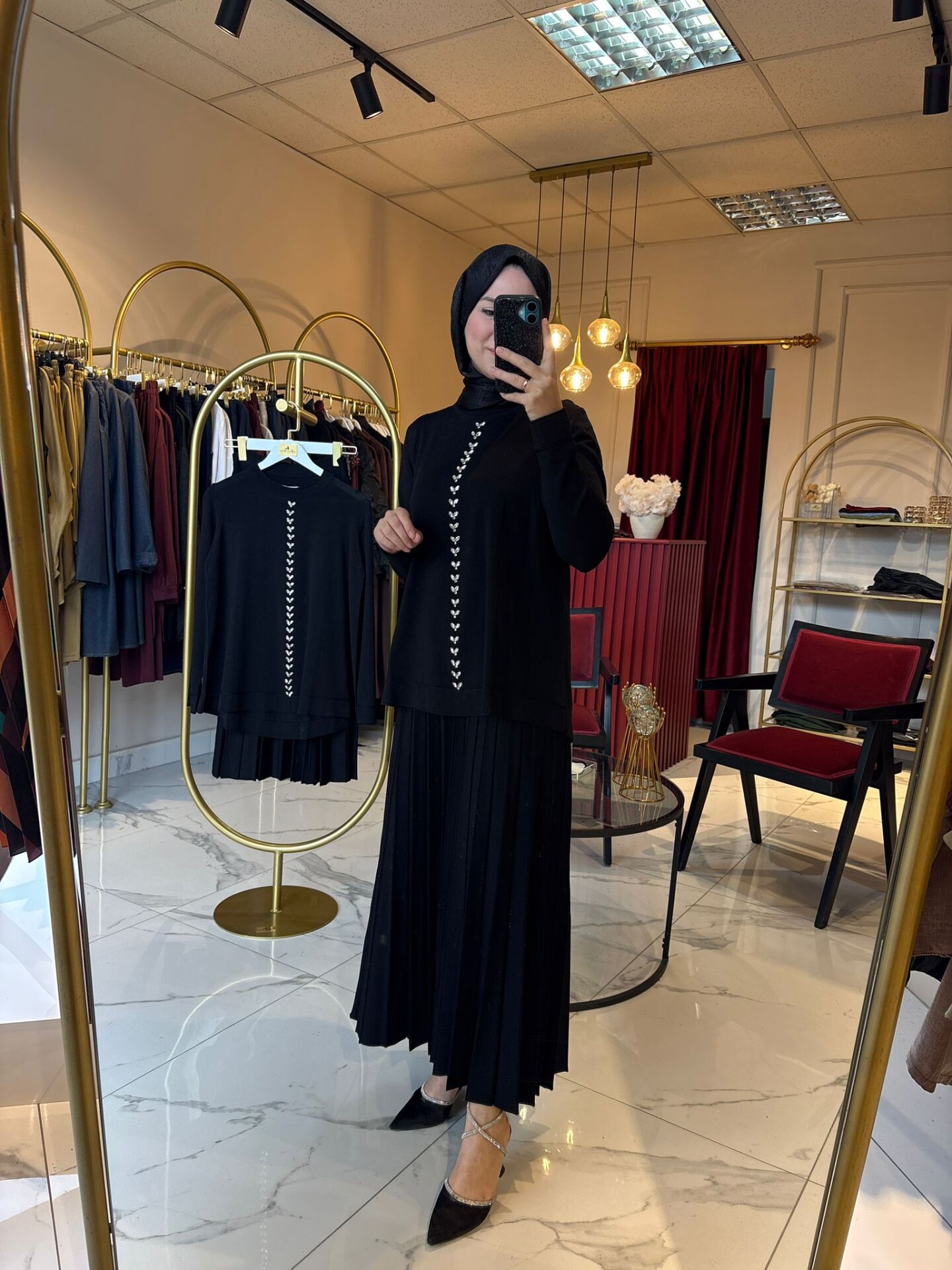 Taş Detaylı Merserize Etekli Takım