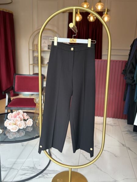 Yusuf Özdemir Asimetrik Paça Detaylı Pantolon ( SİYAH )