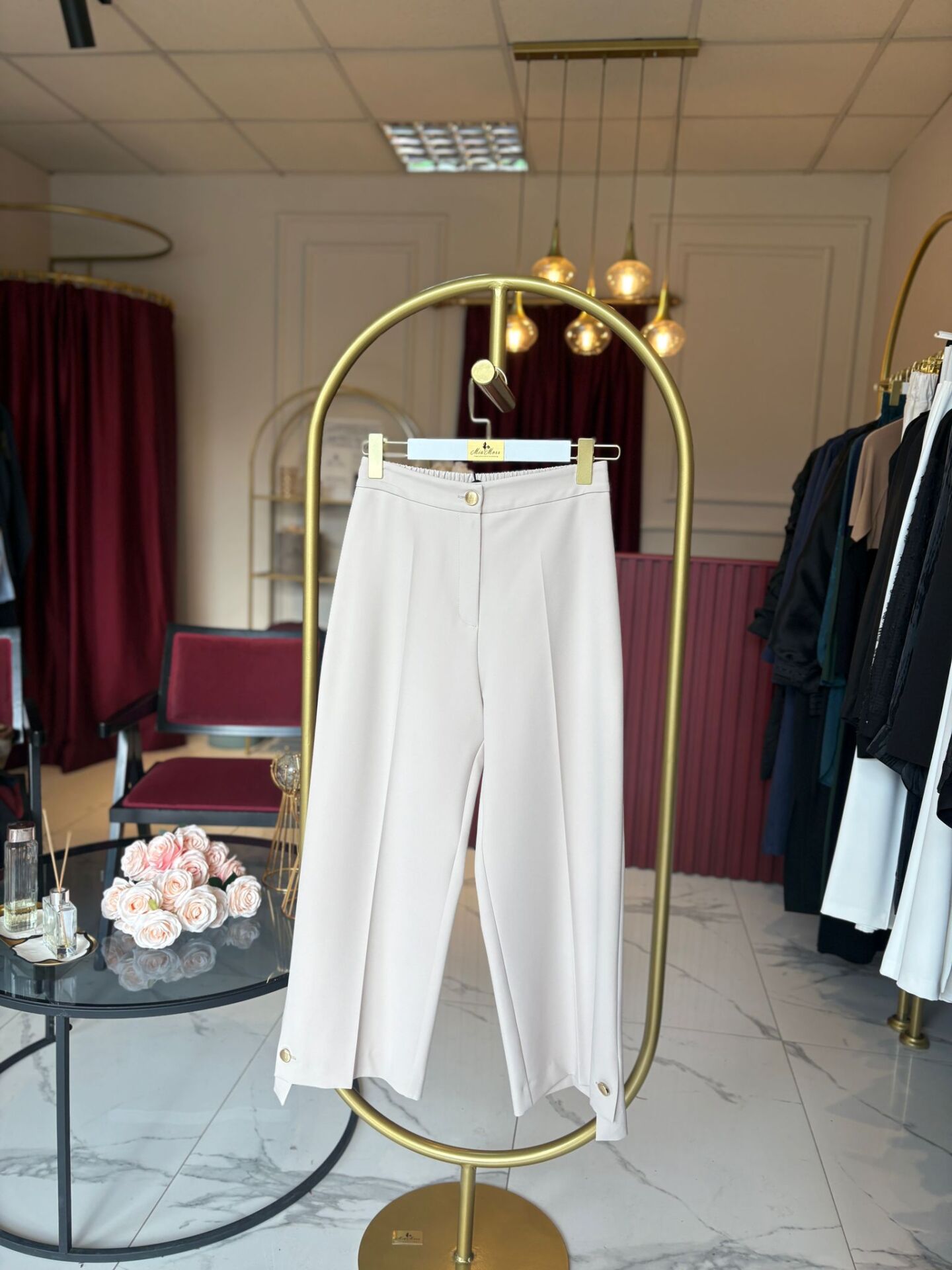 Yusuf Özdemir Asimetrik Paça Detaylı Pantolon ( bej )