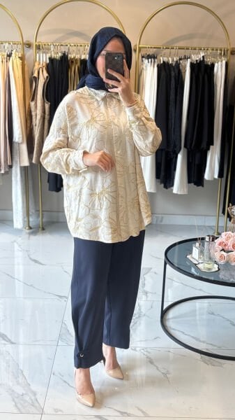 Gold İşlemeli Keten Gömlek