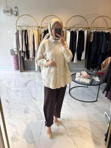 Gold İşlemeli Keten Gömlek