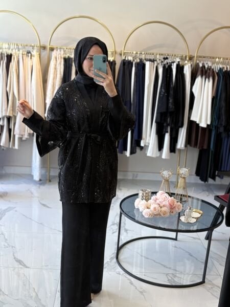 Pul işlemeli üçlü takım