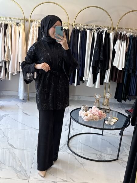 Pul işlemeli üçlü takım