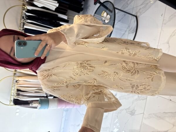 Pul işlemeli üçlü takım