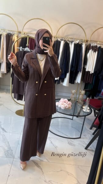 Gold Düğmeli Ceketli Takım Kahverengi