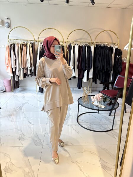 Paraşüt kumaş detaylı spor takım bej