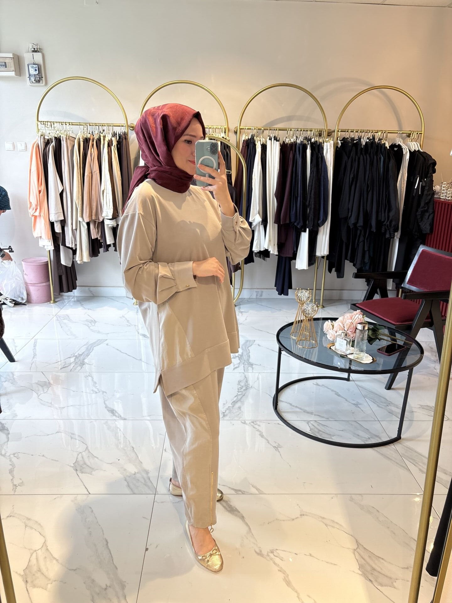 Paraşüt kumaş detaylı spor takım bej